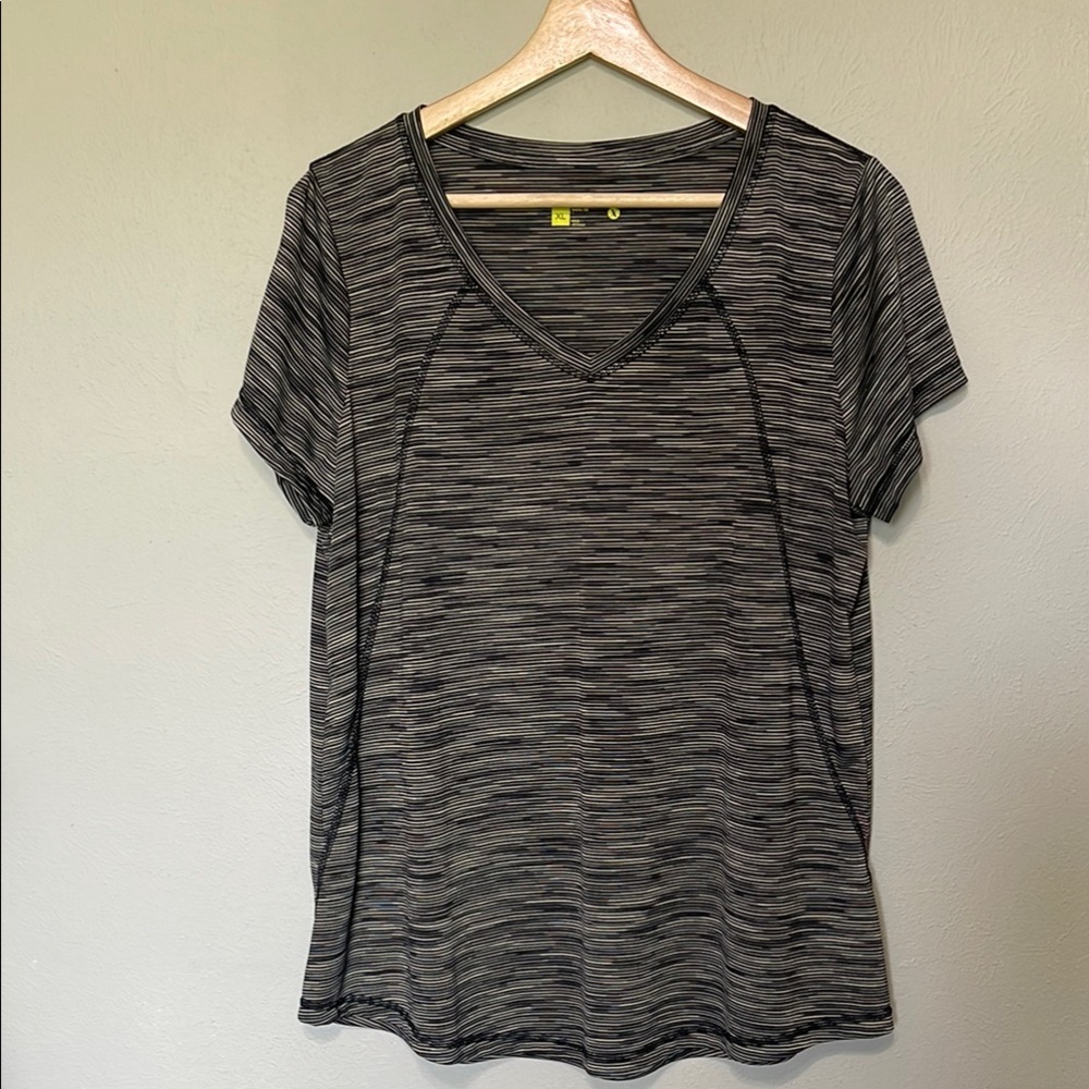Xersion Black and Gray Short Sleeve Tee, XL